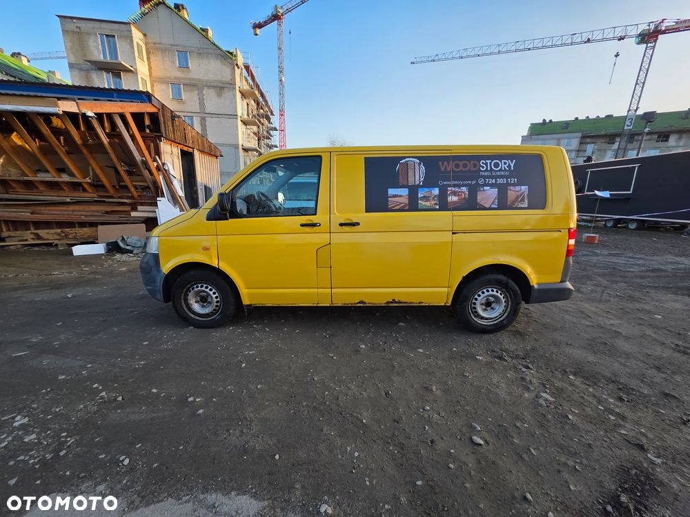 Volkswagen Transporter - 1