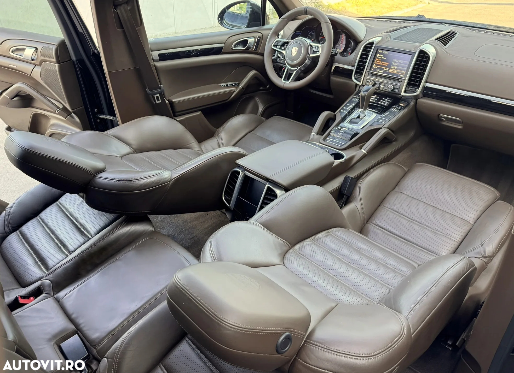 Porsche Cayenne Diesel Platinum Edition - 27