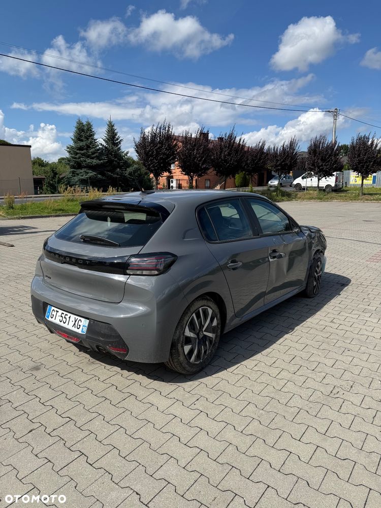 Peugeot 208 - 6