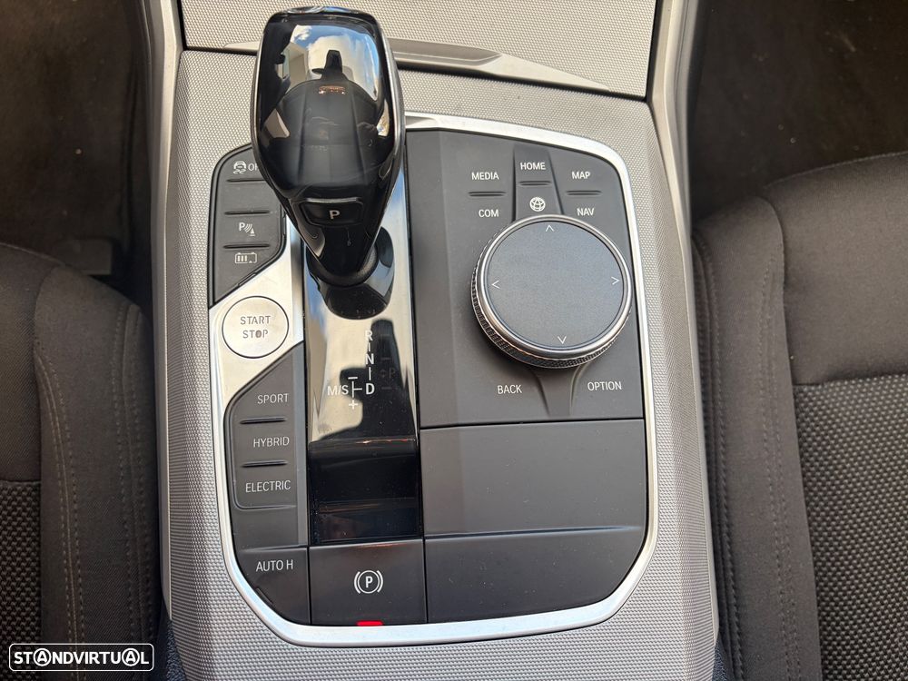 BMW 330 e Auto - 20