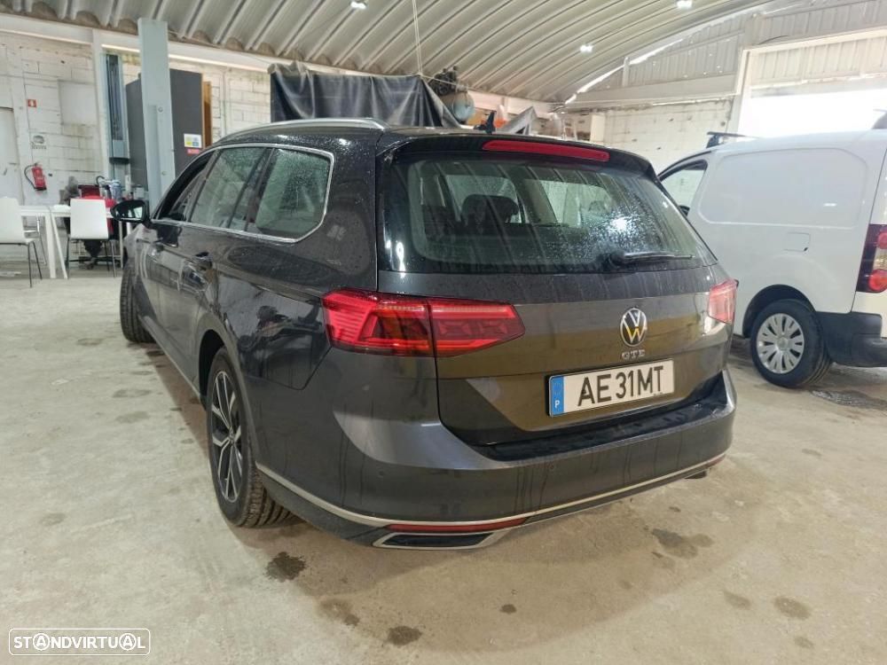 VW Passat Variant - 3