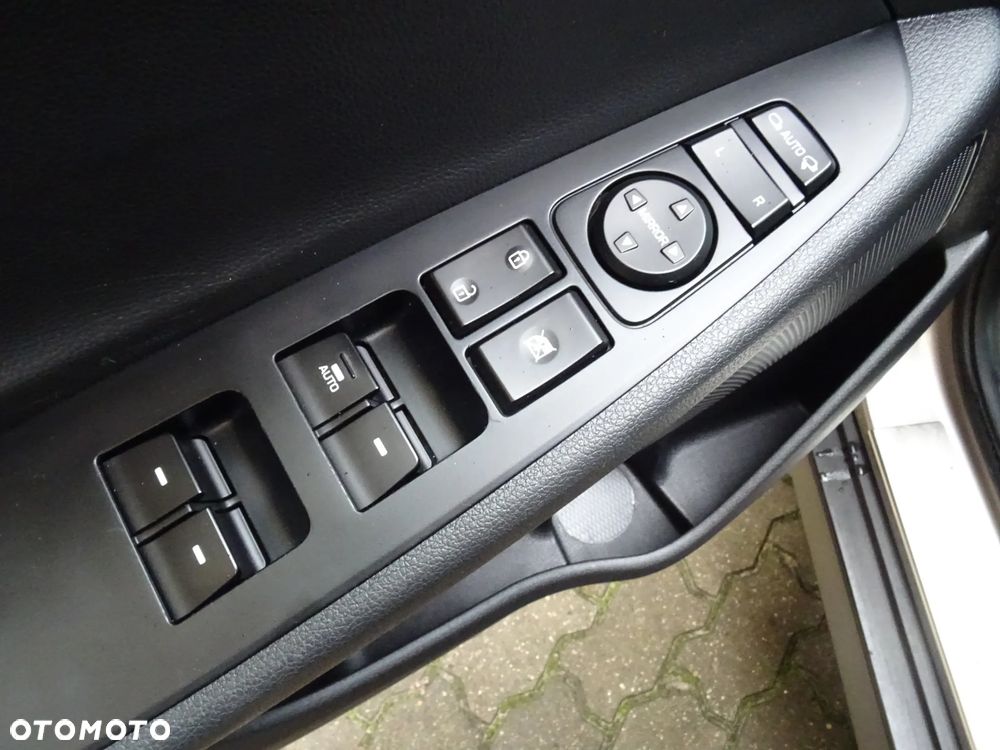 Hyundai Tucson blue 1.7 CRDi 2WD Passion Plus - 17