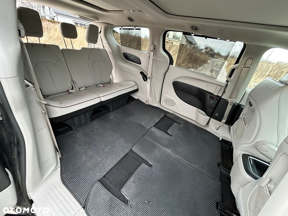 Chrysler Pacifica - 19