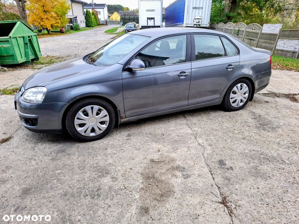 Volkswagen Jetta - 5