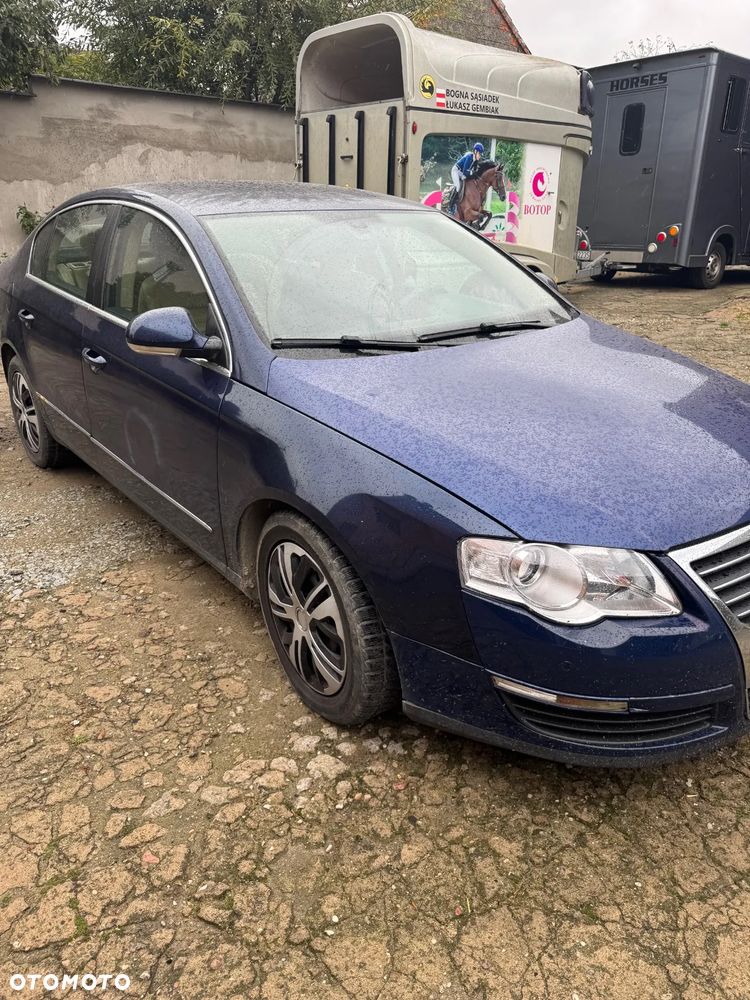 Volkswagen Passat 2.0 TDI Comfortline - 4