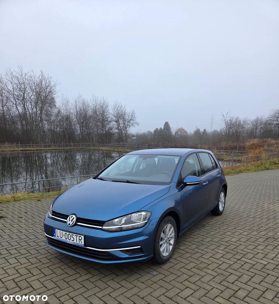 Volkswagen Golf - 1