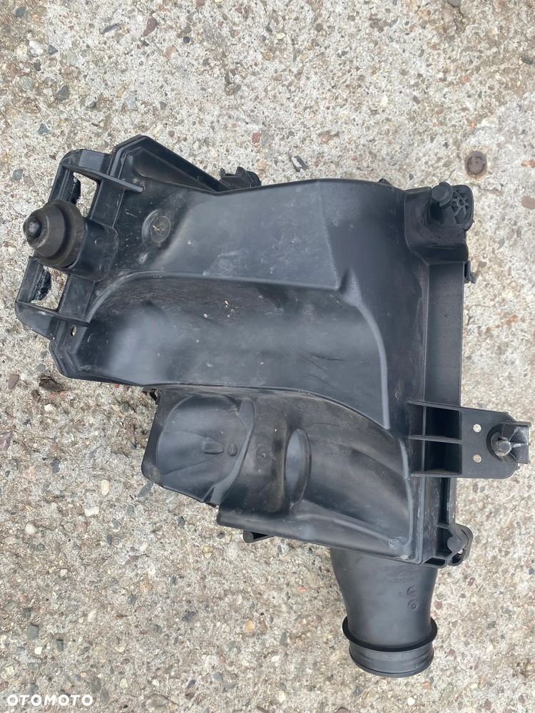 MERCEDES 246 176 cla 117 obudowa filtra A 2700900601 - 2