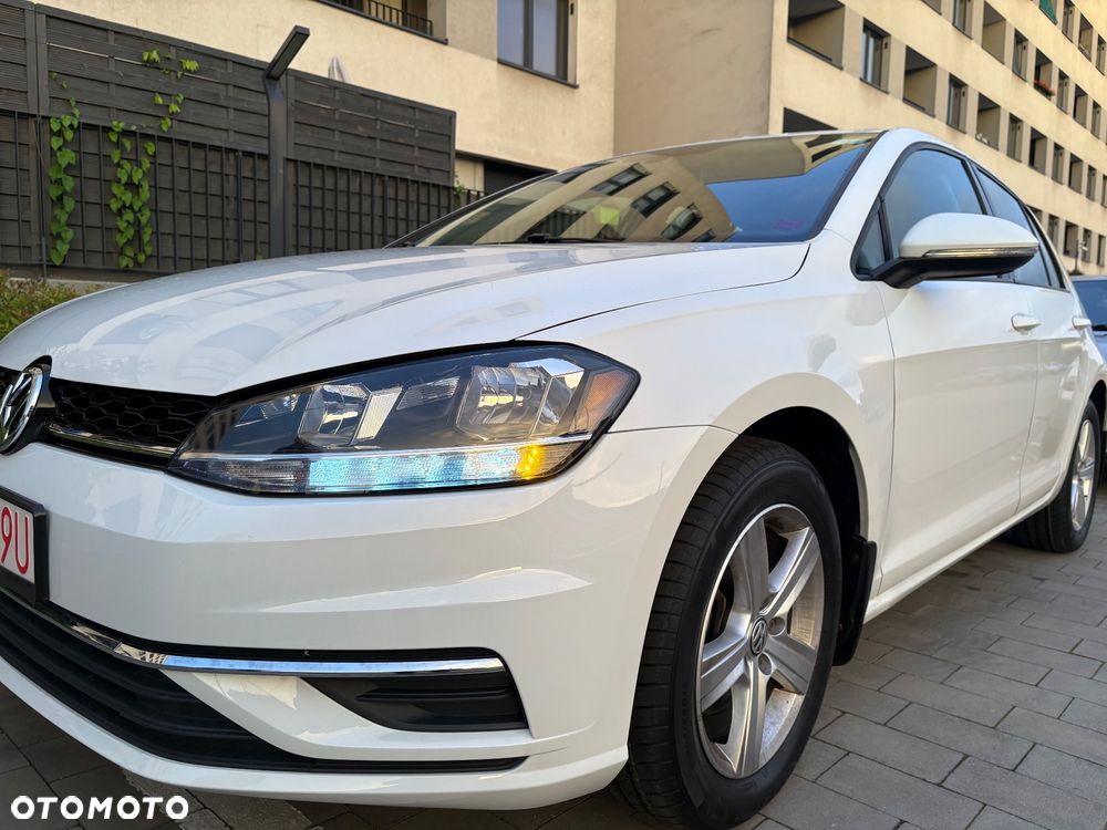 Volkswagen Golf - 2