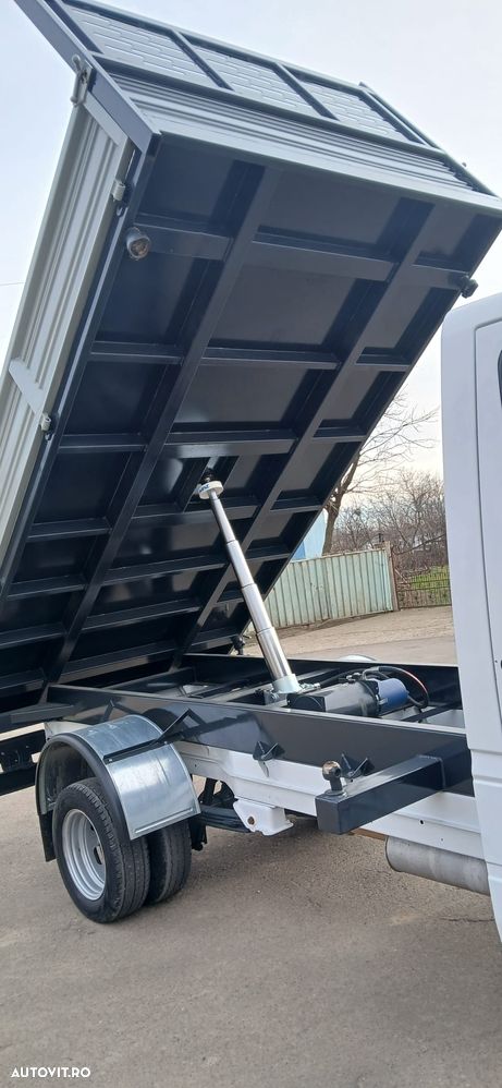 Mercedes-Benz Sprinter - 5