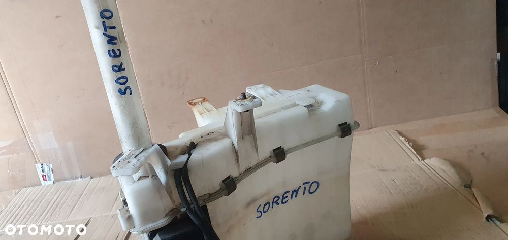 Zbiorniczek spryskiwaczy pompki Kia Sorento I 98400-3E000 - 8
