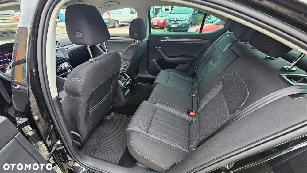 Skoda Superb 2.0 TDI SCR Style DSG - 9