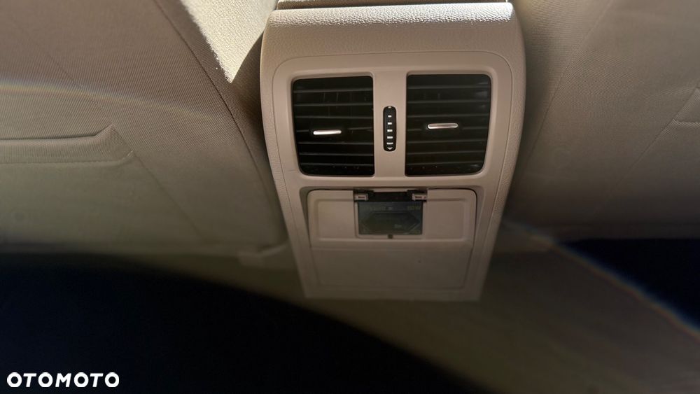 Volkswagen Passat 2.0 TDI Comfortline - 22