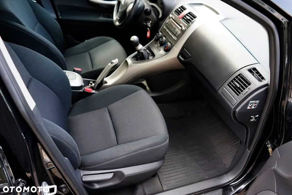 Toyota Auris 1.4 D-4D - 17