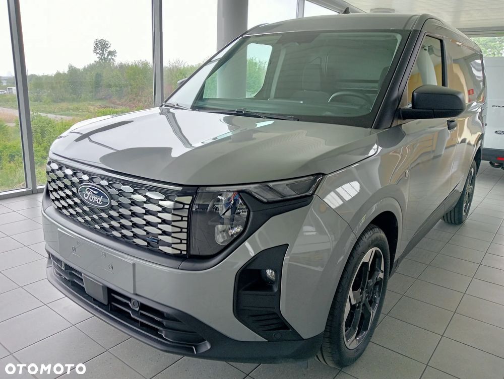Ford E-Transit Couirer - 2