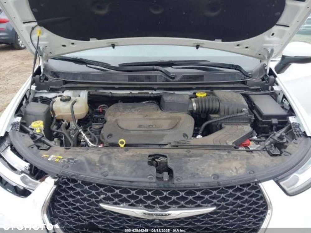 Chrysler Pacifica - 12