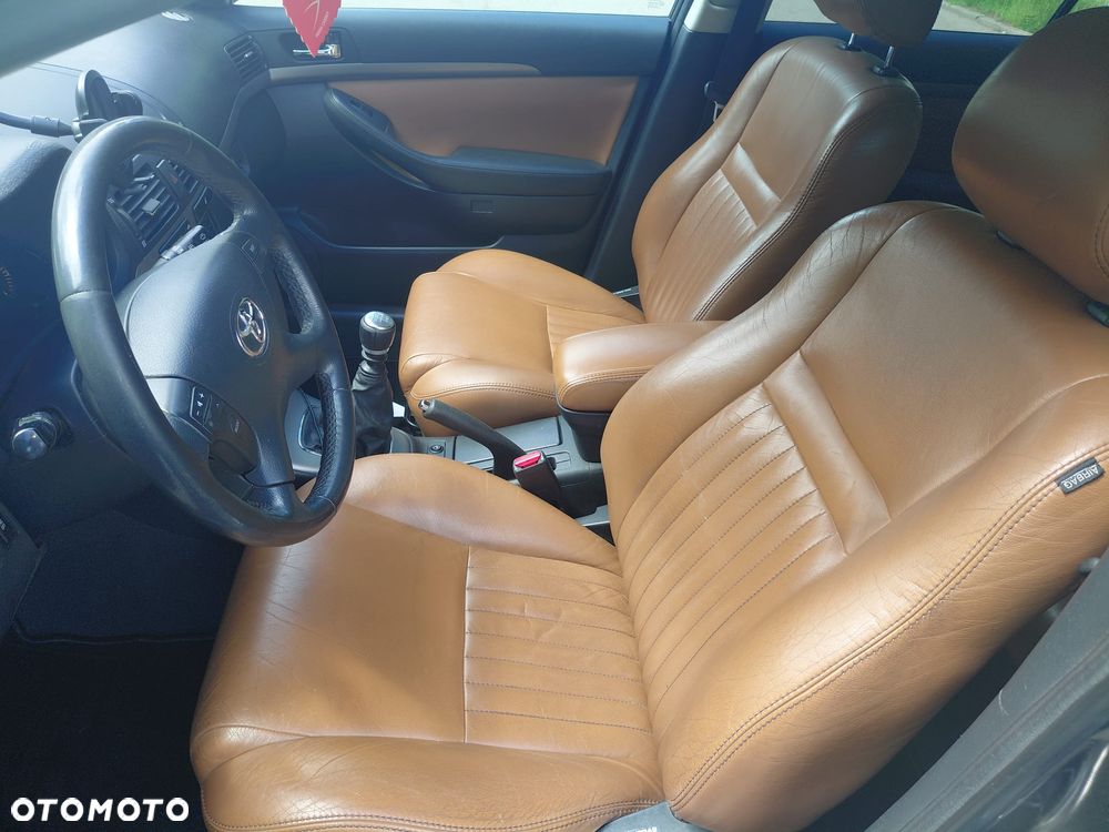 Toyota Avensis 2.0 D-4D Sol Premium - 8