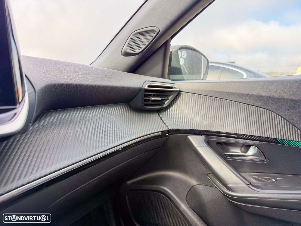 Peugeot 2008 1.2 PureTech Allure Pack - 20