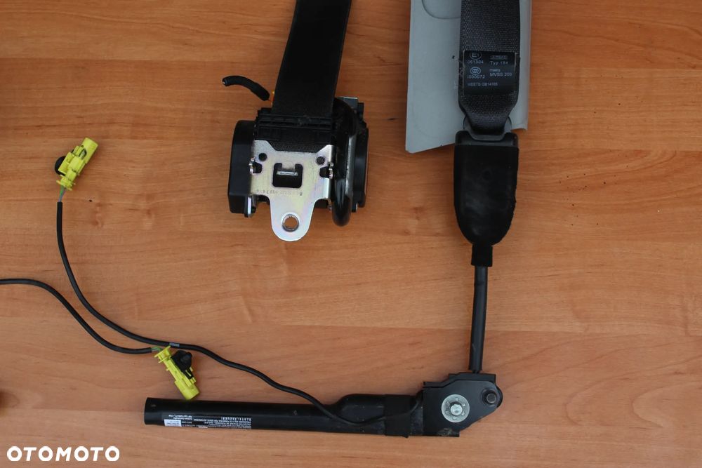 NAPINACZE PASÓW PASY BEZPIECZEŃSTWA OPEL ZAFIRA C - 2