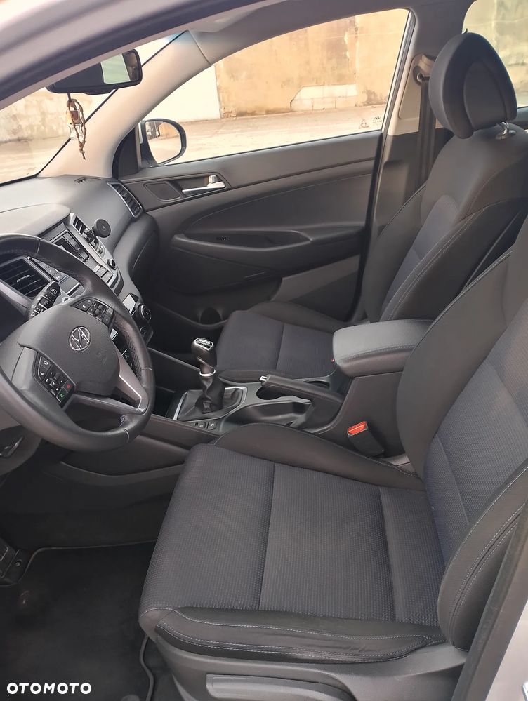 Hyundai Tucson 1.7 CRDI BlueDrive Classic 2WD - 16