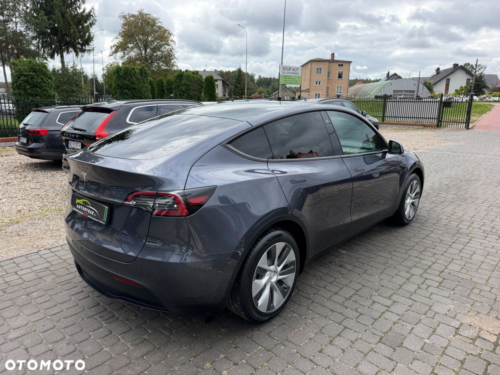 Tesla Model Y RWD - 3