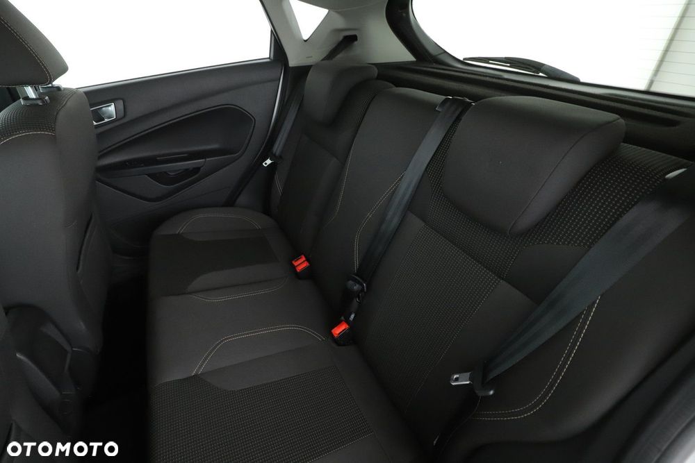 Ford Fiesta - 22