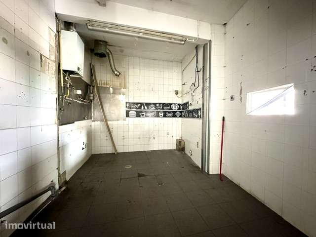 Junto á zona mais movimentada do centro de Ermesinde e Est. de comboio - Grande imagem: 5/6