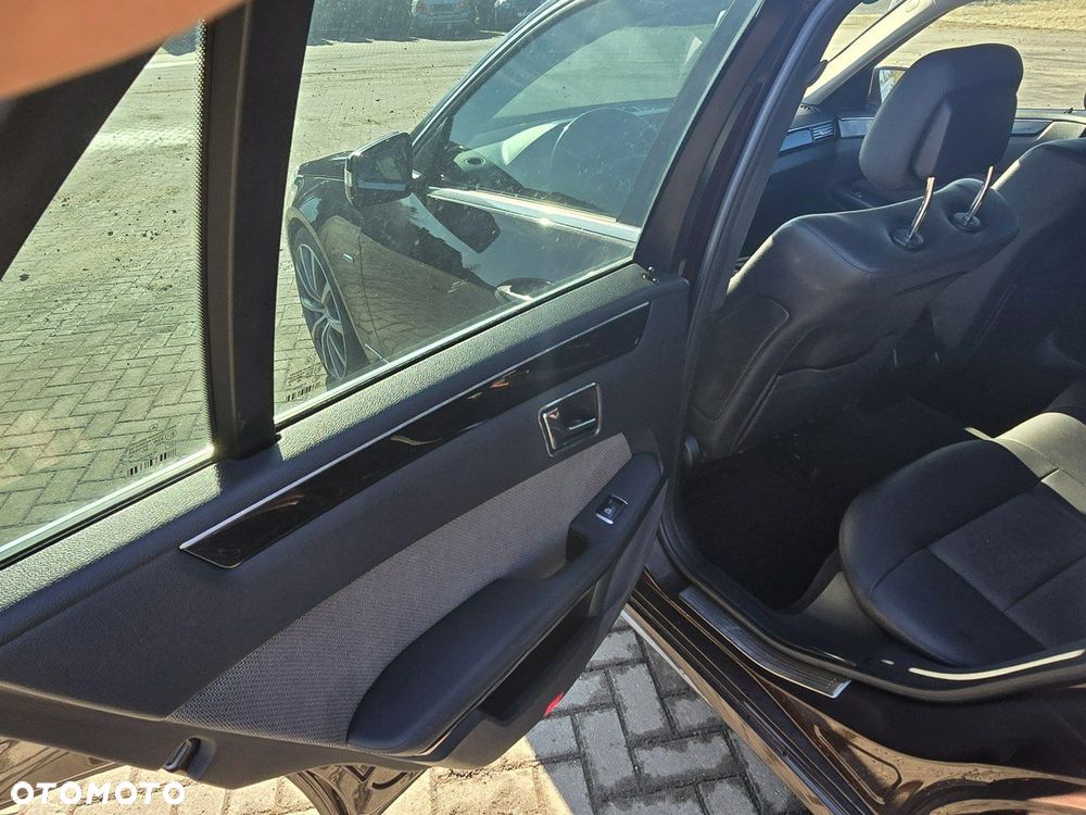 Mercedes-Benz Klasa E - 16