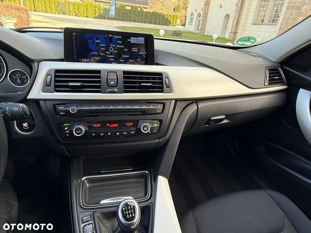 BMW Seria 3 318d Blue Performance Luxury Line - 19