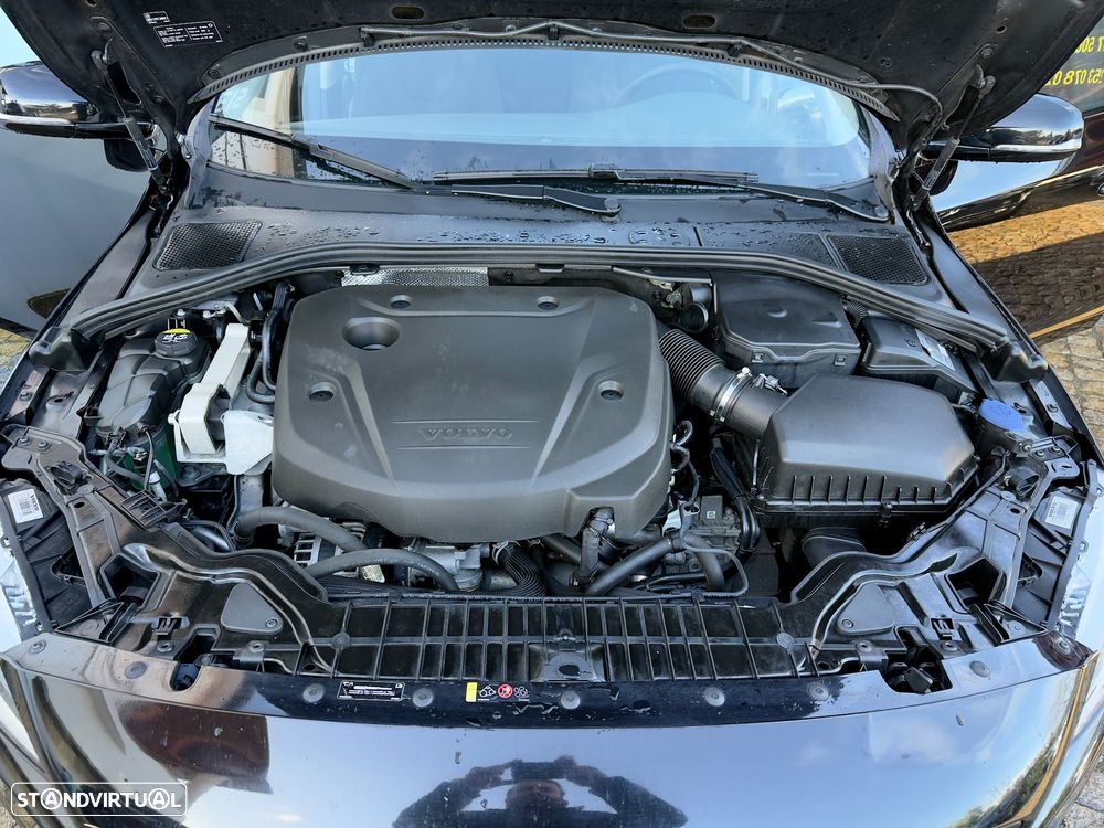 Volvo V60 Cross Country 2.0 D3 Momentum - 29