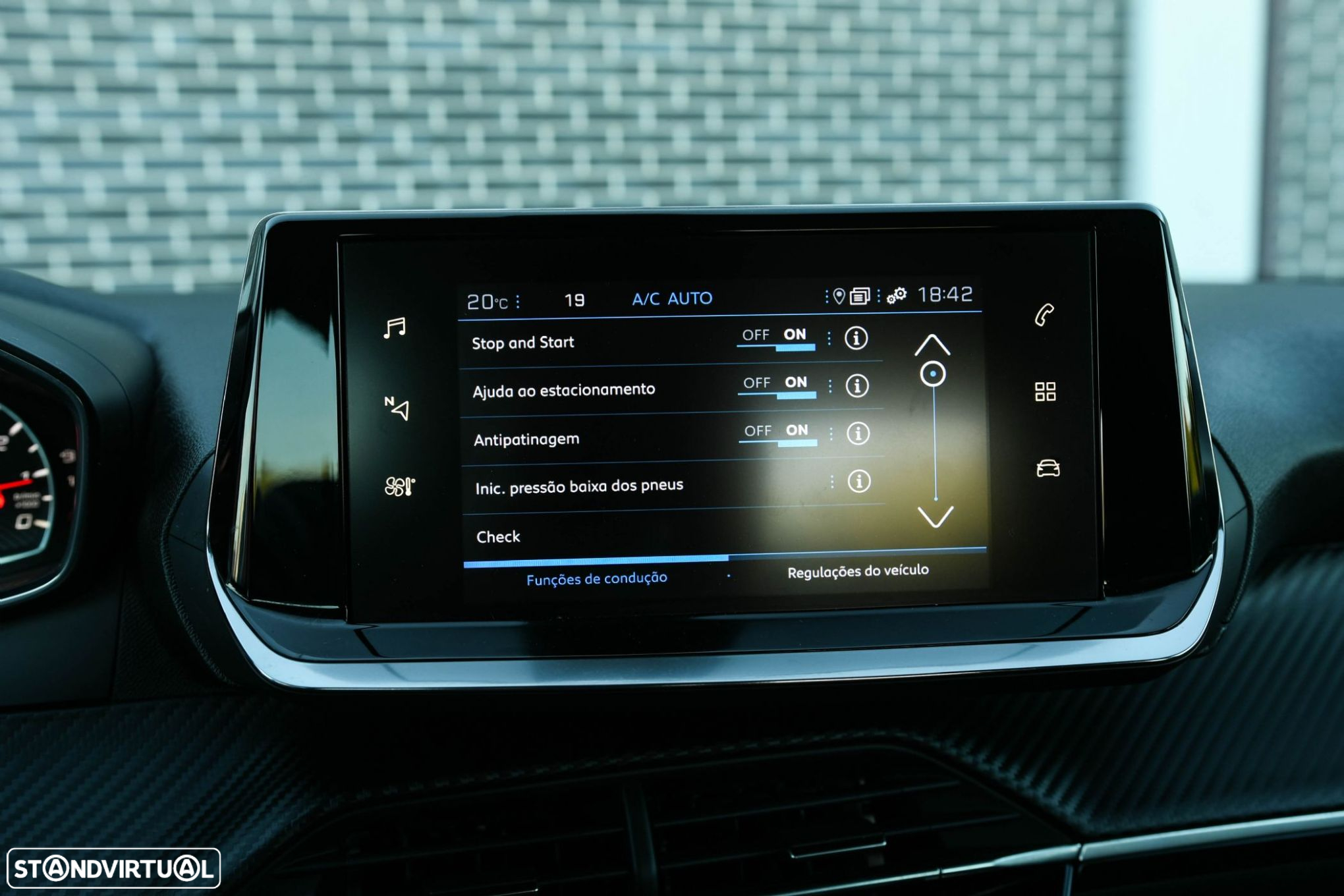 Peugeot 2008 1.2 PureTech Active Pack - 43