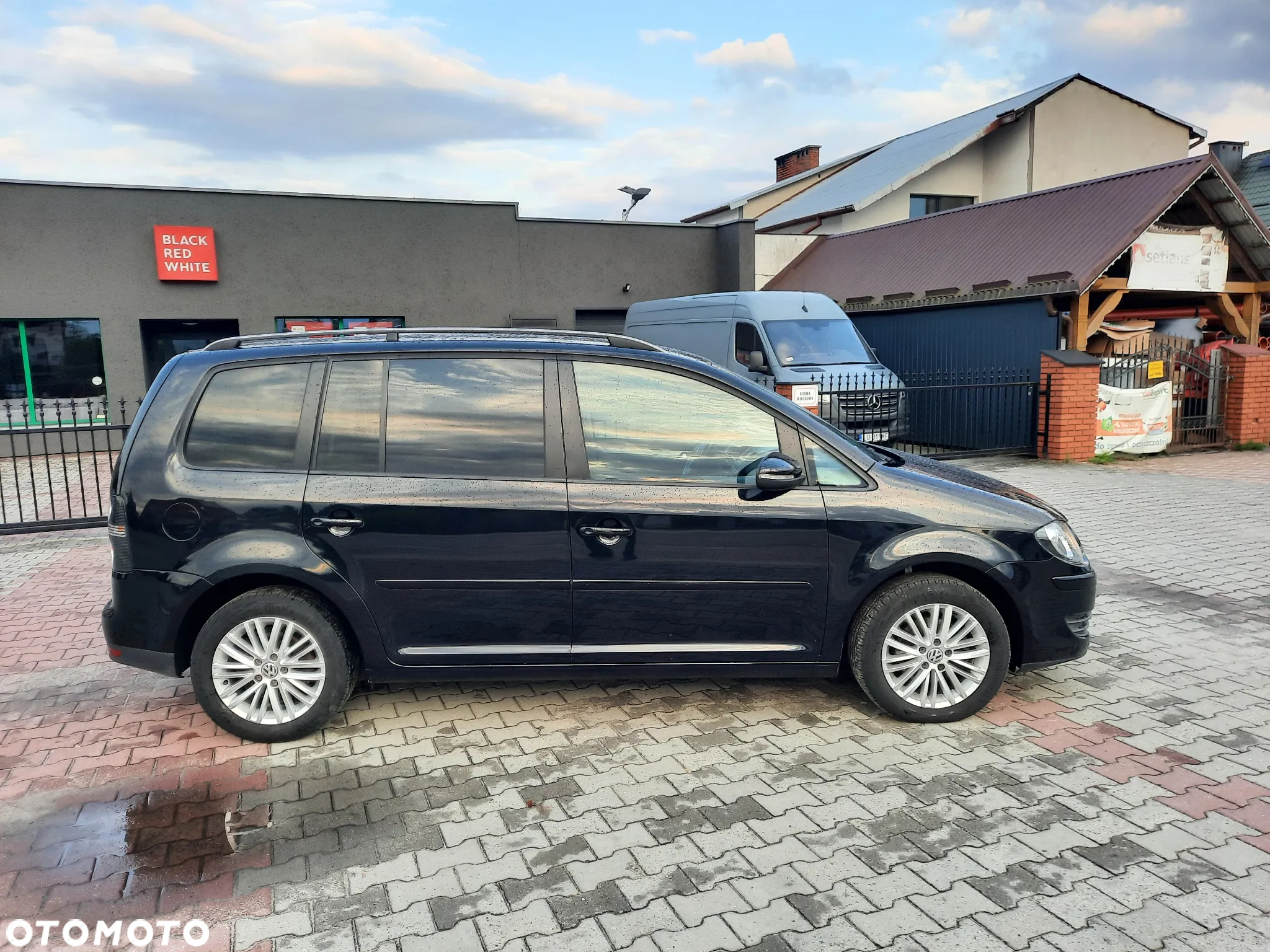 Volkswagen Touran 1.9 TDI Conceptline - 11