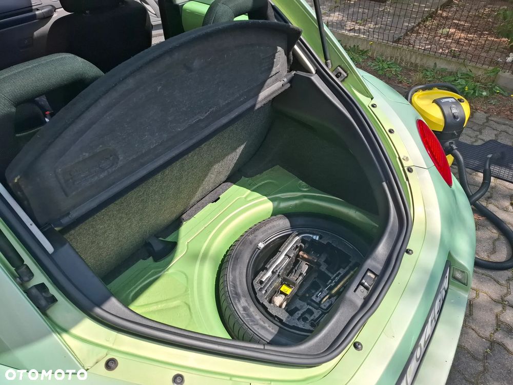 Volkswagen New Beetle - 7