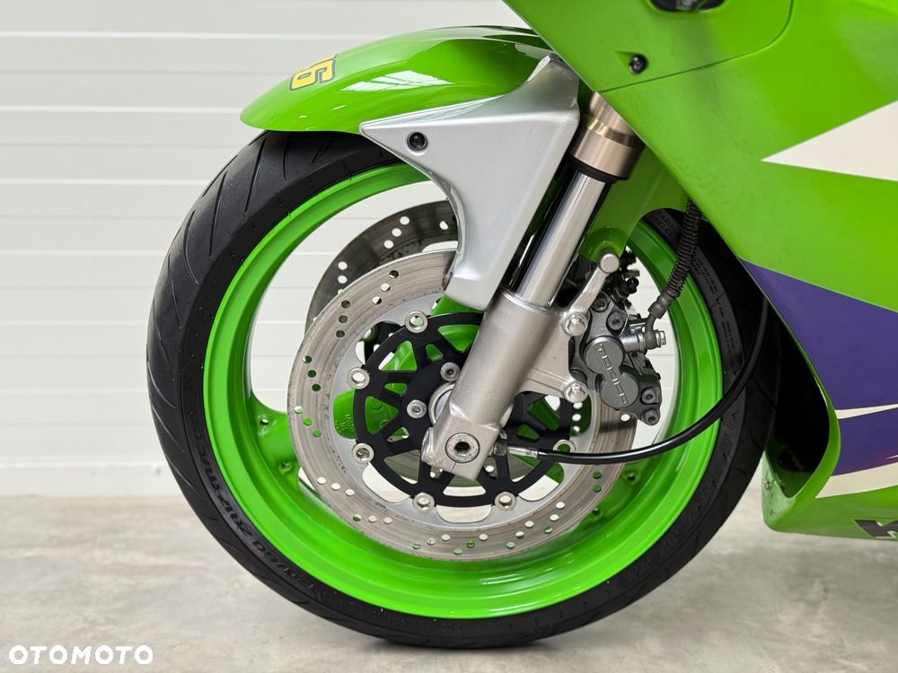 Kawasaki ZXR - 24