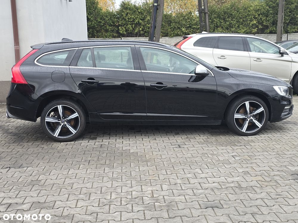 Volvo V60 D2 Drive-E R-Design Momentum - 2