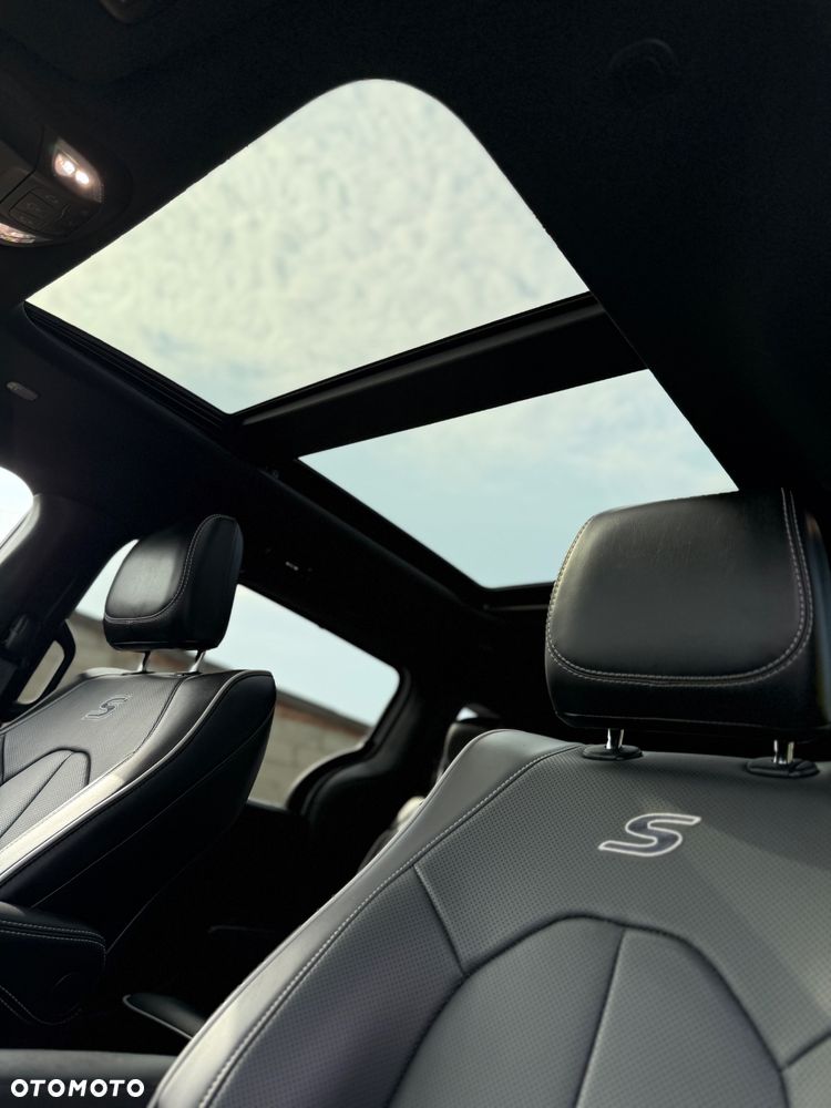 Chrysler Pacifica - 35