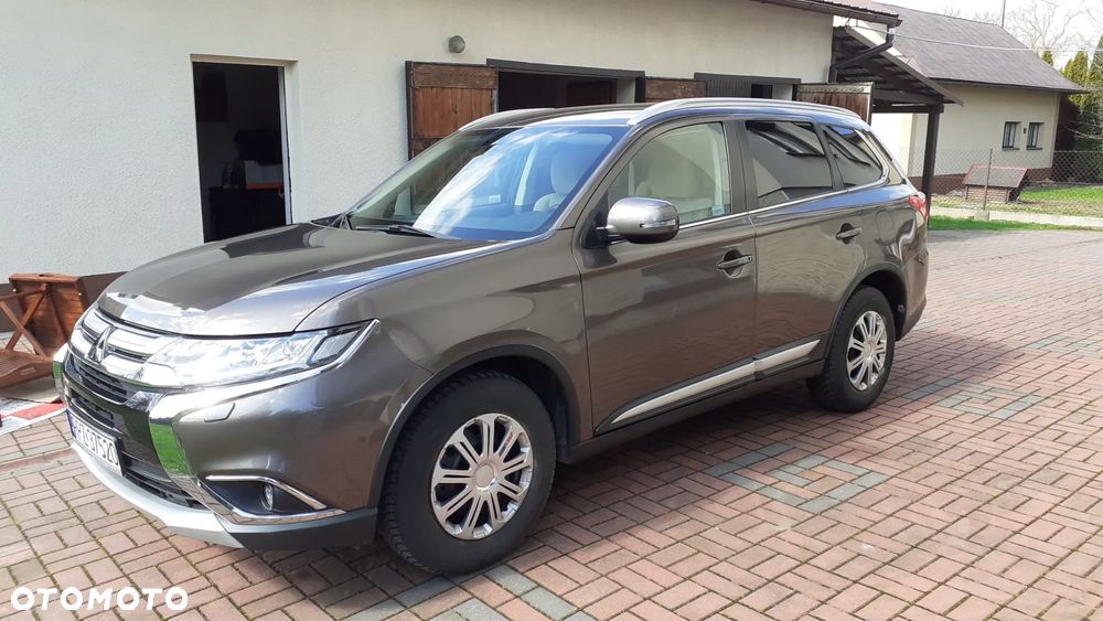 Mitsubishi Outlander 2.0 Instyle Navi 4WD CVT - 18