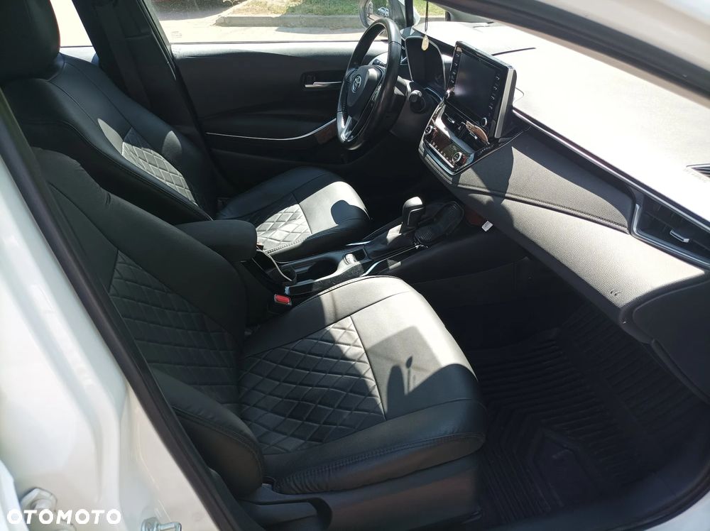 Toyota Corolla 1.8 Hybrid Comfort - 13