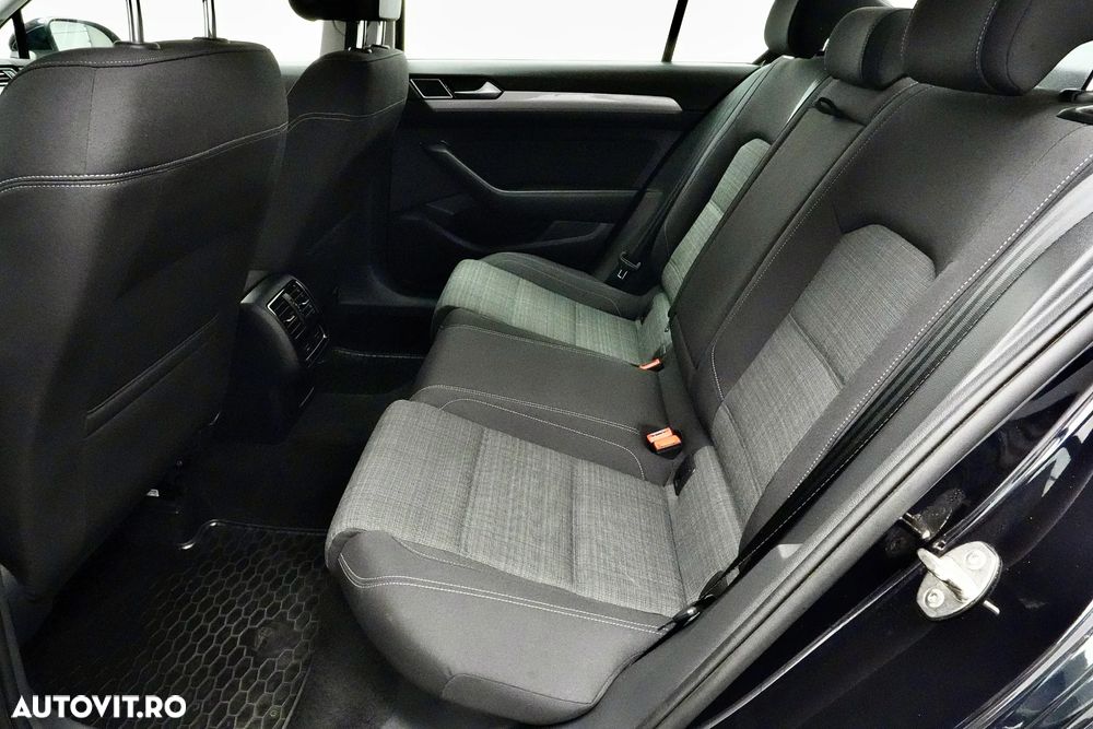 Volkswagen Passat 2.0 TDI DSG Comfortline - 15