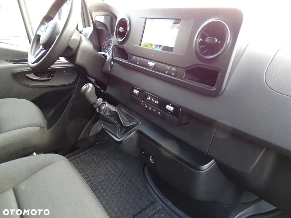 Mercedes-Benz SPRINTER - 20