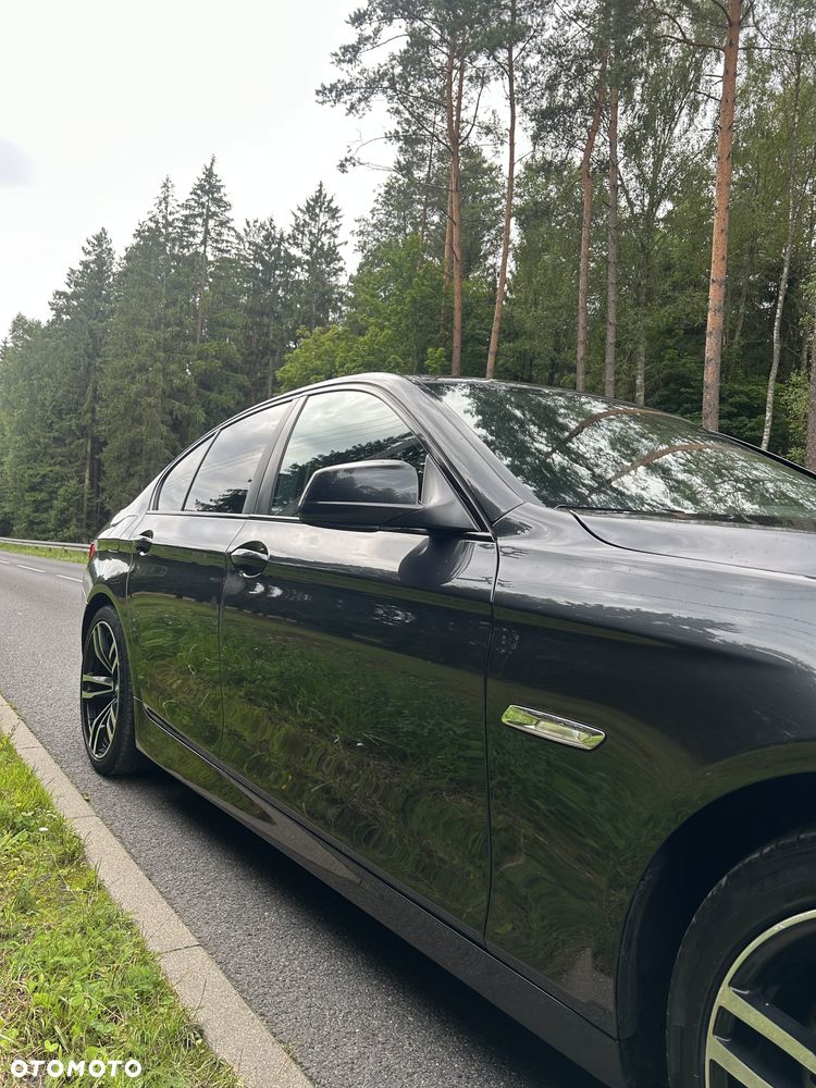 BMW Seria 5 525d xDrive - 19
