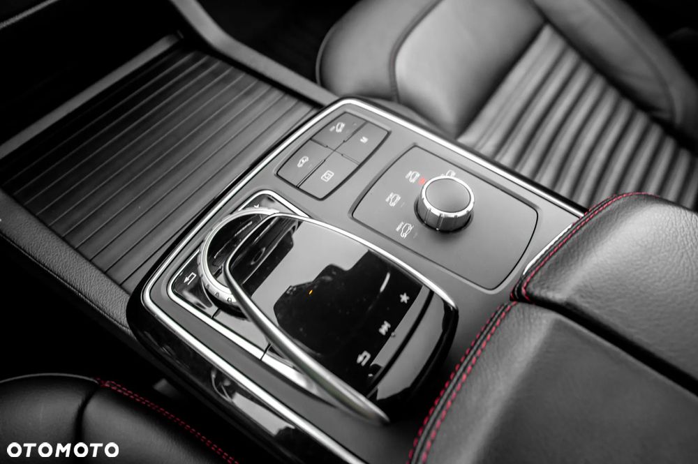 Mercedes-Benz GLE 350 d 4Matic 9G-TRONIC AMG Line - 38