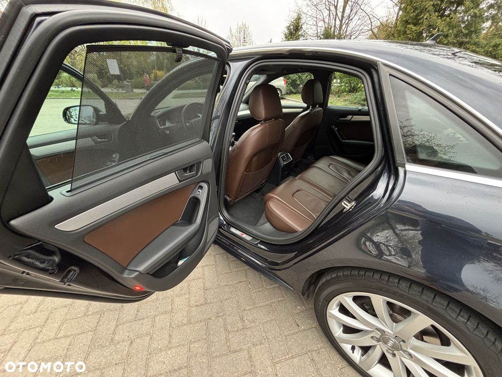 Audi A4 Limousine - 5