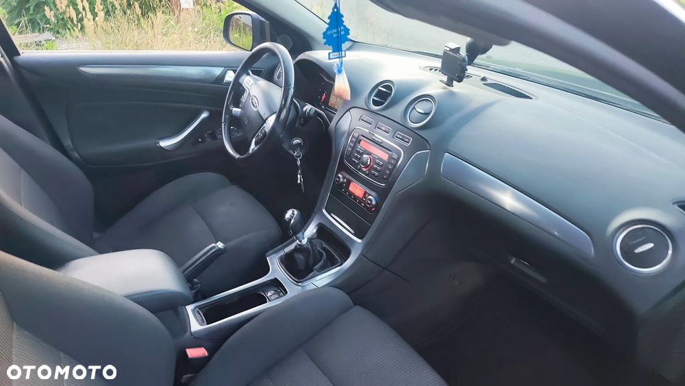 Ford Mondeo 2.0 TDCi Business Edition - 32