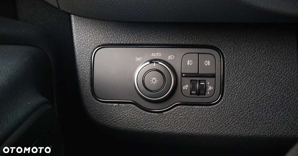 Mercedes-Benz Sprinter - 25