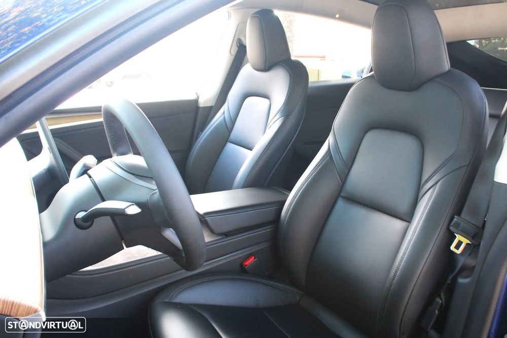Tesla Model Y Performance Dual Motor AWD - 32