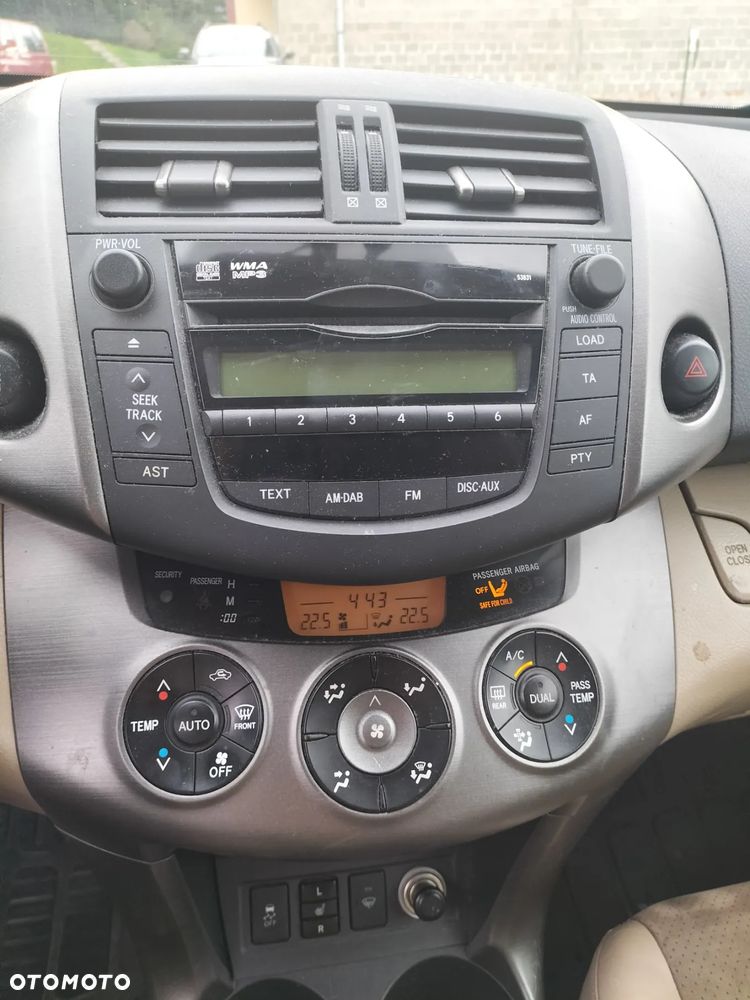 Toyota RAV4 - 7