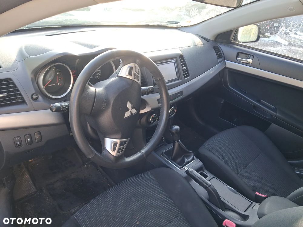 Mitsubishi Lancer 1.8 Inform - 12