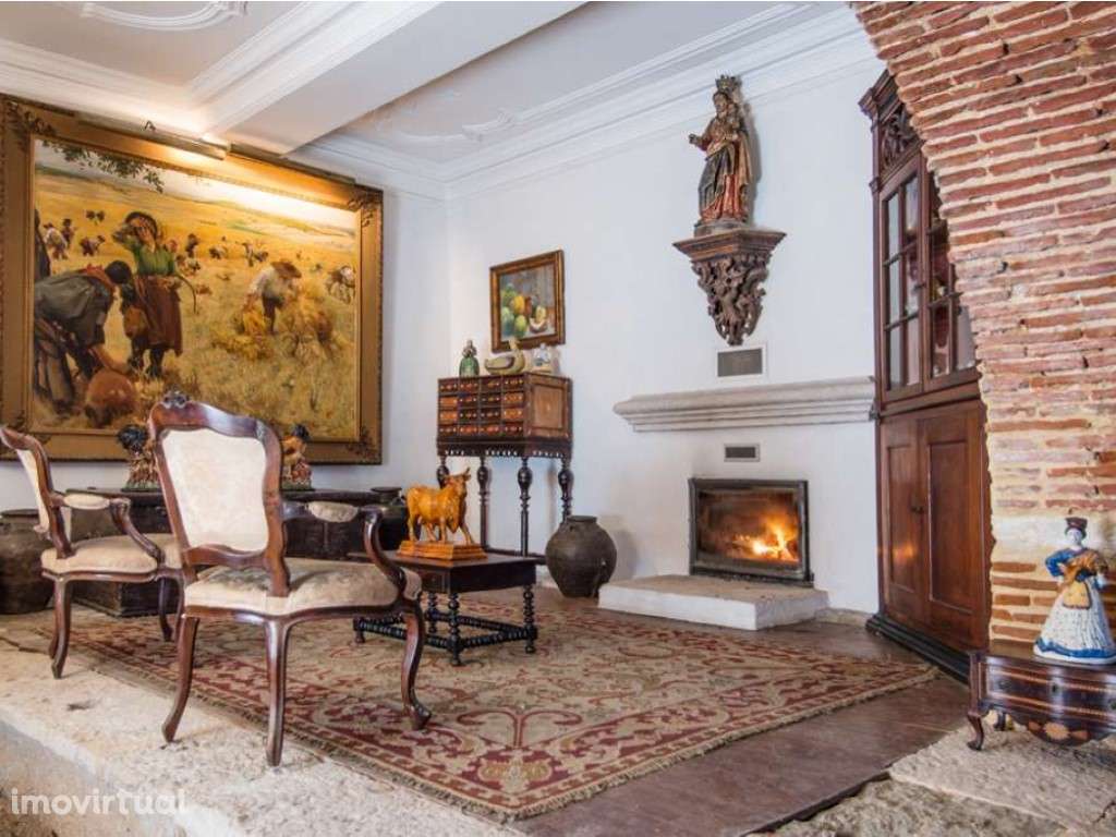 Palacete do séc. XVIII, com jardim e piscina para venda em Almada - Grande imagem: 5/52