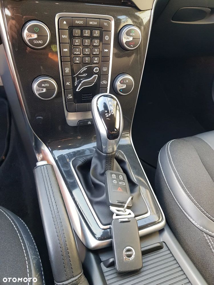 Volvo V40 D2 Geartronic Momentum - 19
