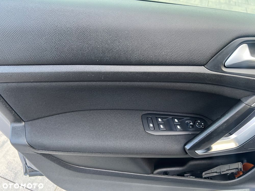 Peugeot 308 BlueHDi 130 Stop & Start Active - 32